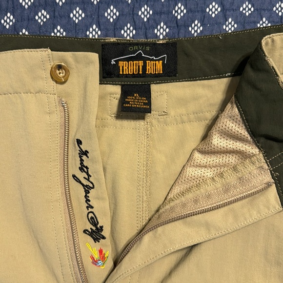 Orvis‎ Pants Mens XL Trout Bum Dri-Fit Tan Khakis Flat Front Straight Leg - Picture 2 of 7